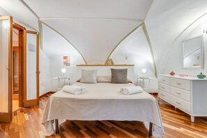 2 soverom, strykejern/-brett, wi-fi og sengetøy