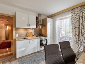 Réfrigérateur, four, plaque de cuisson, lave-vaisselle