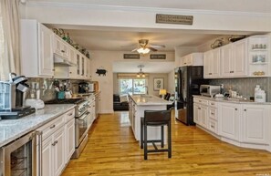 Fridge, microwave, oven, stovetop - Quiet Neighborhood with pool and quick walk to Long Beach (Sag Harbor)