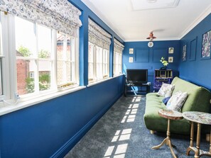 Cottage | Living room - Burtons Mill Retreat (Norwich)