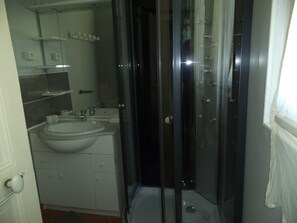 Shower, hair dryer - Plage ET Jardin Appartement RDC Face mer (Mers-les-Bains)