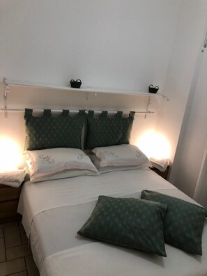 2 chambres, lit parapluie, Wi-Fi gratuit, draps fournis