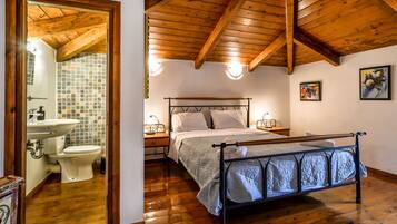 Villa | 5 bedrooms, iron/ironing board, free WiFi, bed sheets