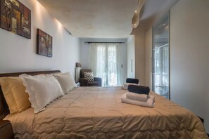 2 bedrooms, desk, iron/ironing board, travel crib - Villa Relax (Αδάμας)