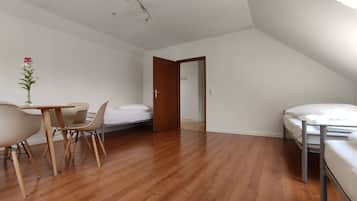 2 bedrooms, free WiFi, bed sheets