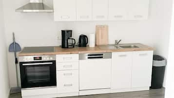 City-Apartment | Eigene Küche | Kühlschrank, Herdplatte, Kochgeschirr/Geschirr/Besteck