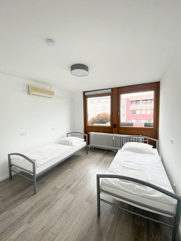 City Apartment | 6 bedrooms, free WiFi - PF Unterkunft (Pforzheim)