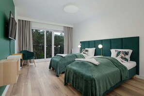 2 bedrooms, iron/ironing board, WiFi, bed sheets - Stylish Apartment close to the beach | Parking and Balcony (Miedzywodzie)