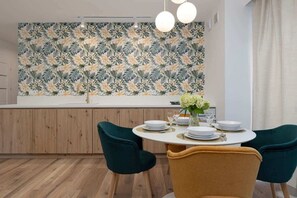 Dining - Stylish Apartment close to the beach | Parking and Balcony (Miedzywodzie)
