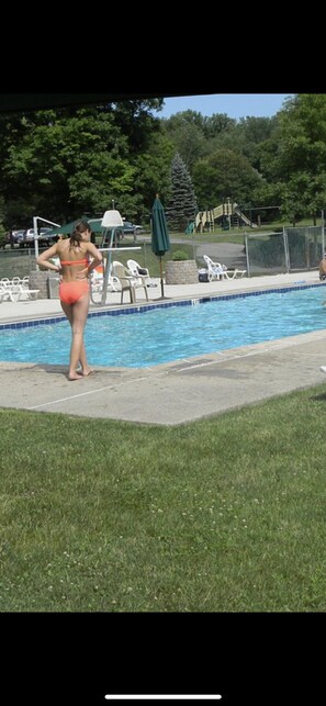 室内游泳池，室外游泳池