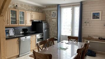 Fridge, microwave, oven, dishwasher