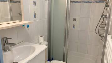 Douche, sĂšche-cheveux