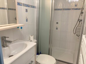 Douche, sèche-cheveux