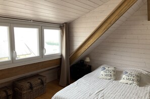 3 bedrooms, iron/ironing board, free WiFi