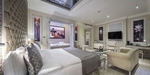 Luxury Room | Egyptian cotton sheets, premium bedding, in-room safe, soundproofing