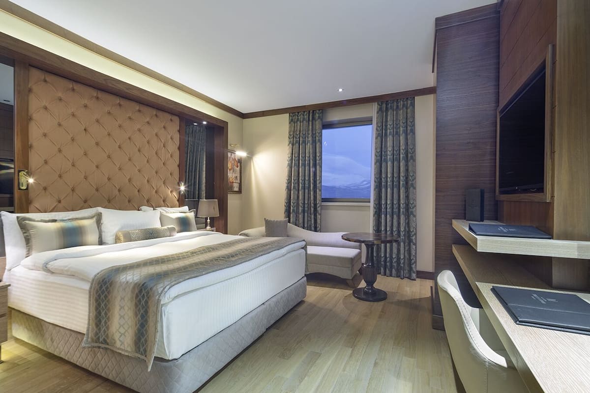 superior double room | 1 bedroom, egyptian cotton sheets, premium bedding, in-room safe