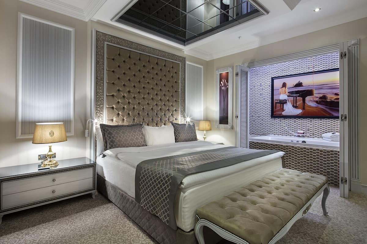 Luxury Room | Egyptian cotton sheets, premium bedding, in-room safe, soundproofing