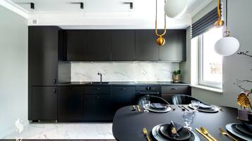 Exclusive-Apartment | Eigene Kochnische | Großer Kühlschrank, Mikrowelle, Ofen, Herdplatte