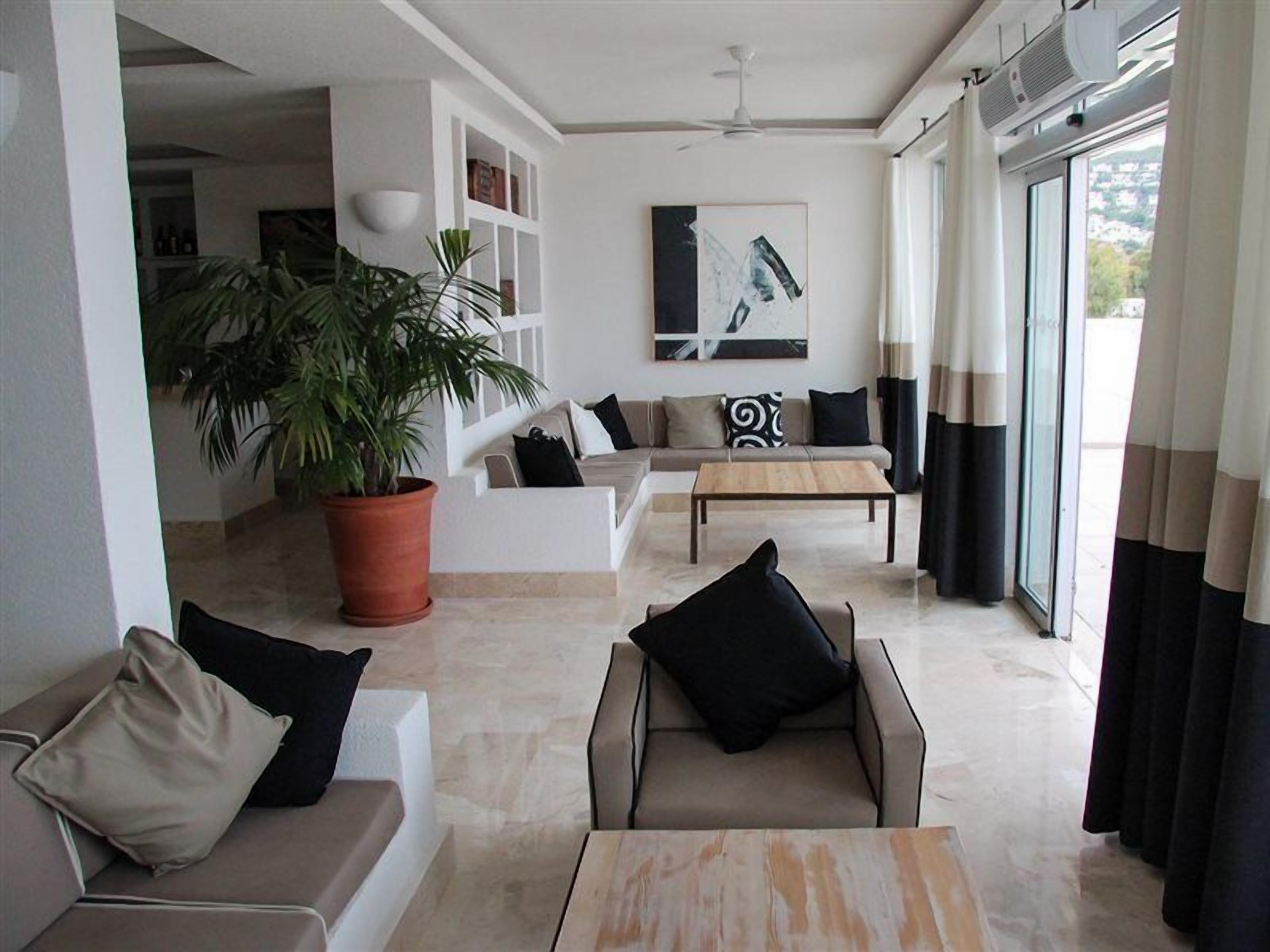 Televisión LCD de 14 pulgadas con canales por cable y televisión 