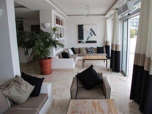 14-inch LCD TV with cable channels, TV - Club Sardinia (Bodrum)