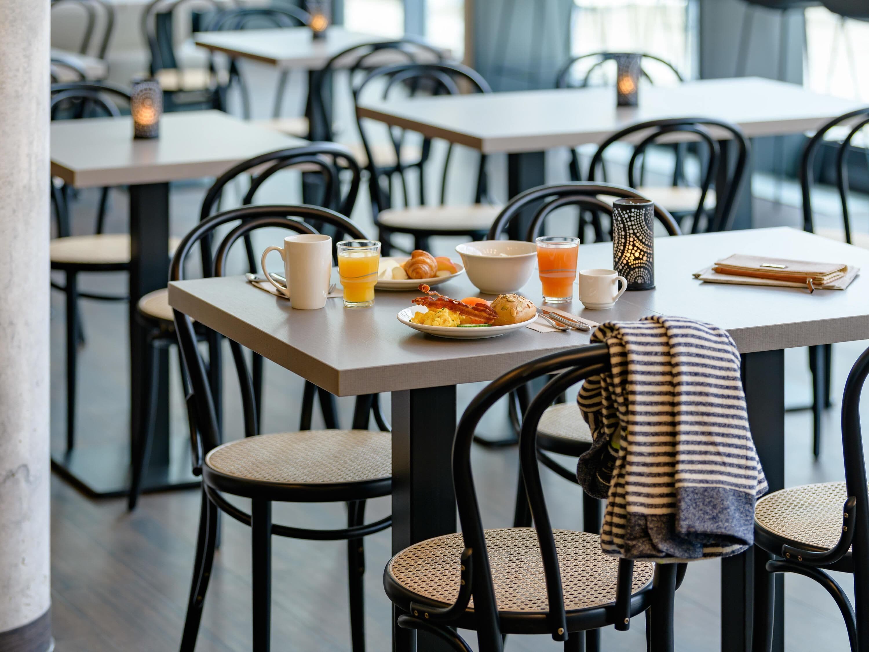 Daily buffet breakfast (EUR 18.00 per person)