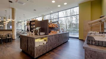 Tägliches Frühstücksbuffet gegen Gebühr