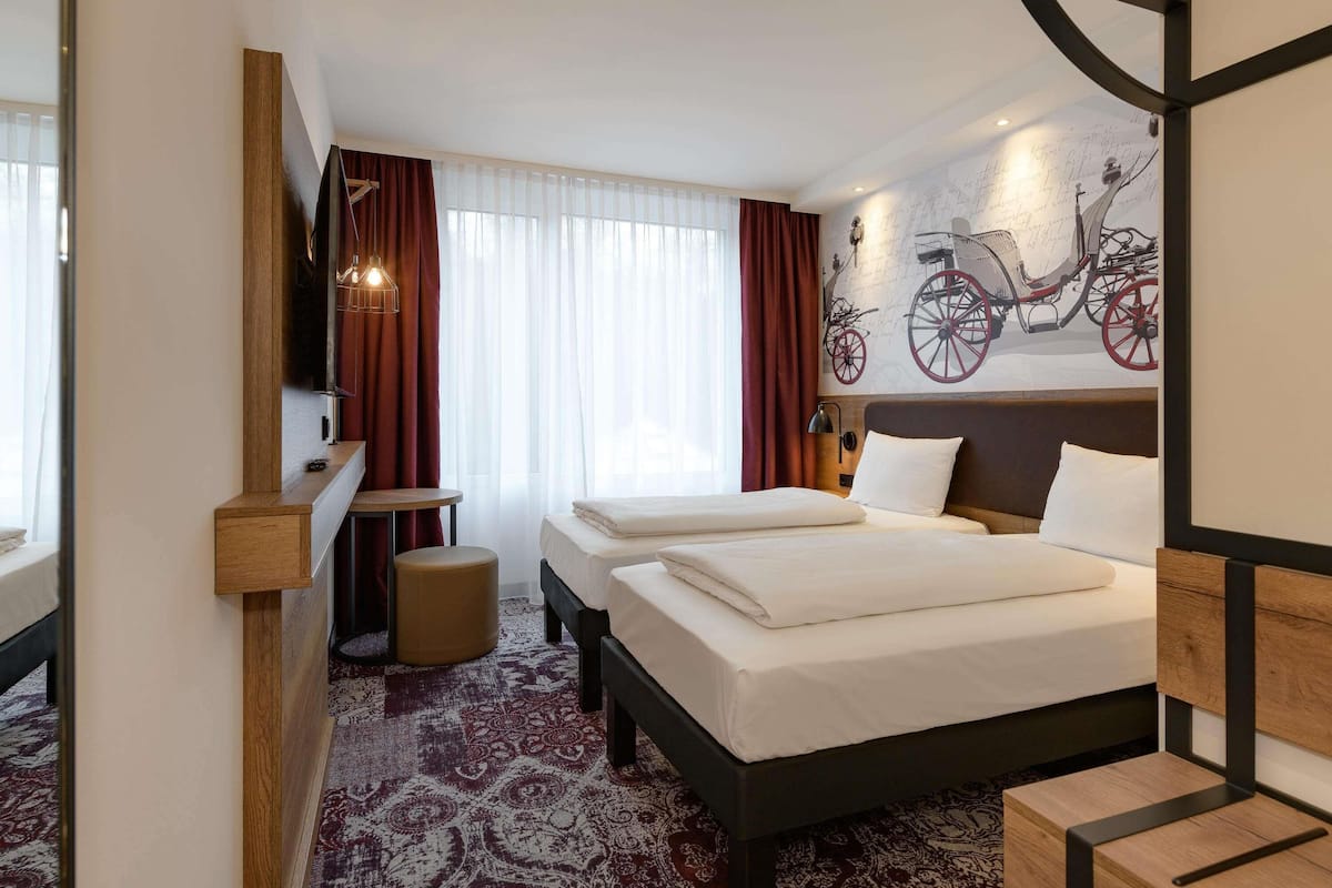 In-room safe, desk, soundproofing, cribs (free)