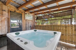 室內 SPA 浴池