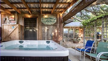 Tina de hidromasaje al aire libre