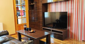 TV - Bradgate House | Perfect for groups (Forest Fields)