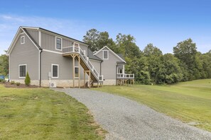 Exterior - Modern Private Getaway with Lake Views (Concord)