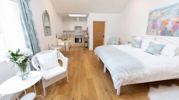 1 soverom, strykejern/-brett, reiseseng for barn og wi-fi (inkludert)