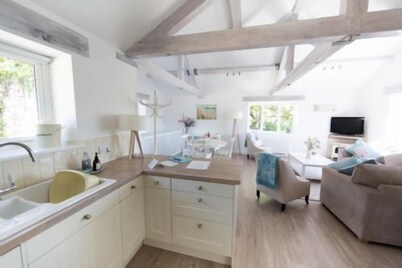 ❤️ 2 bed split level apartment 55 acres to explore