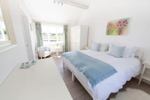 2 bedrooms, iron/ironing board, travel crib, free WiFi