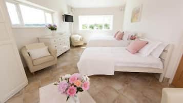 1 bedroom, iron/ironing board, travel cot, free WiFi