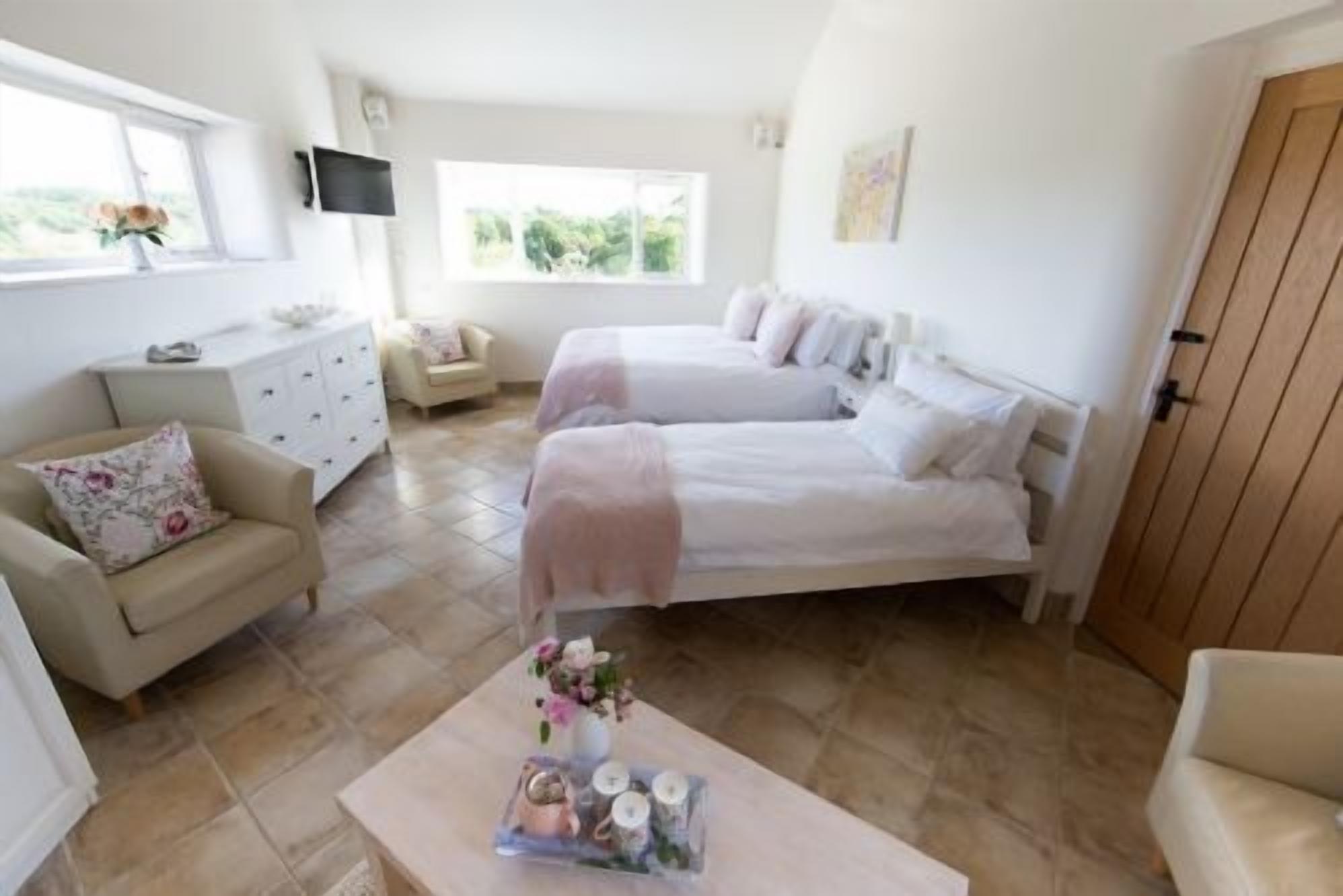 1 dormitorio, tabla de planchar con plancha, cuna de viaje y wifi gratis