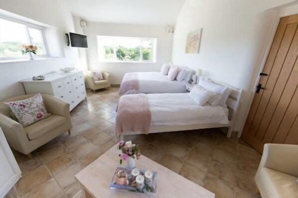 1 bedroom, iron/ironing board, travel cot, free WiFi
