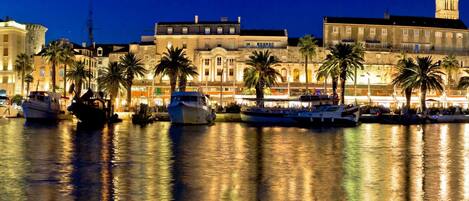 公寓, 1 張加大雙人床及 1 張梳化床 | 外觀