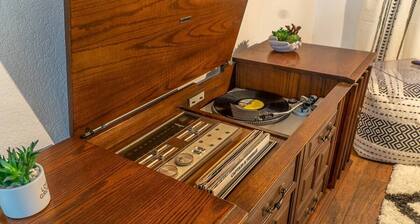 Newly Reopened JT SUNSHINE HOUSE ★Cozy|Comfy|Dog Friendly|3BD★