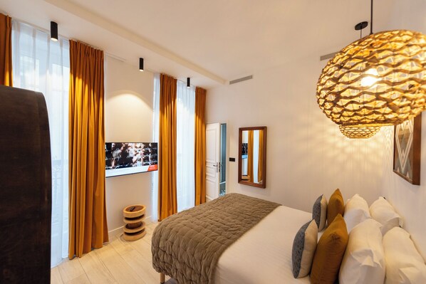 In-room safe, iron/ironing board, free WiFi, bed sheets