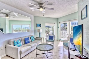 TV - Sunset Vistas 206S -ADA Accessible, Beach Paradise-loaded with amenities! (Treasure Island)