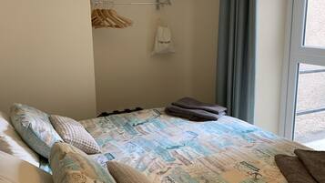 2 chambres, fer et planche Ă repasser, Wi-Fi gratuit, draps fournis