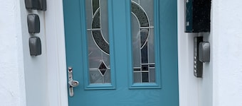 Ground floor, newly renovated  modern central located apartment close to beach