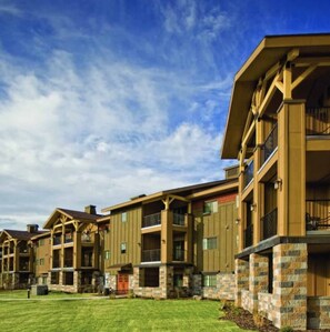 Exterior - Amazing Yellowstone, Minutes from the West Entrance (West Yellowstone)