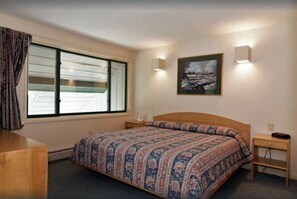 2 habitaciones, tabla de planchar con plancha y ropa de cama