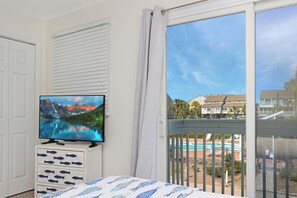 5 bedrooms, iron/ironing board, free WiFi, bed sheets