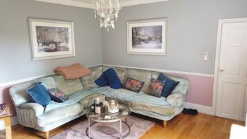 Télévision de 35 pouces avec chaßnes numériques, cheminée, Netflix