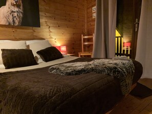 3 bedrooms, iron/ironing board, travel crib, free WiFi