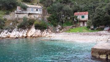 House, 2 Queen Beds | Beach