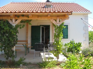 House, 2 Queen Beds | Balcony